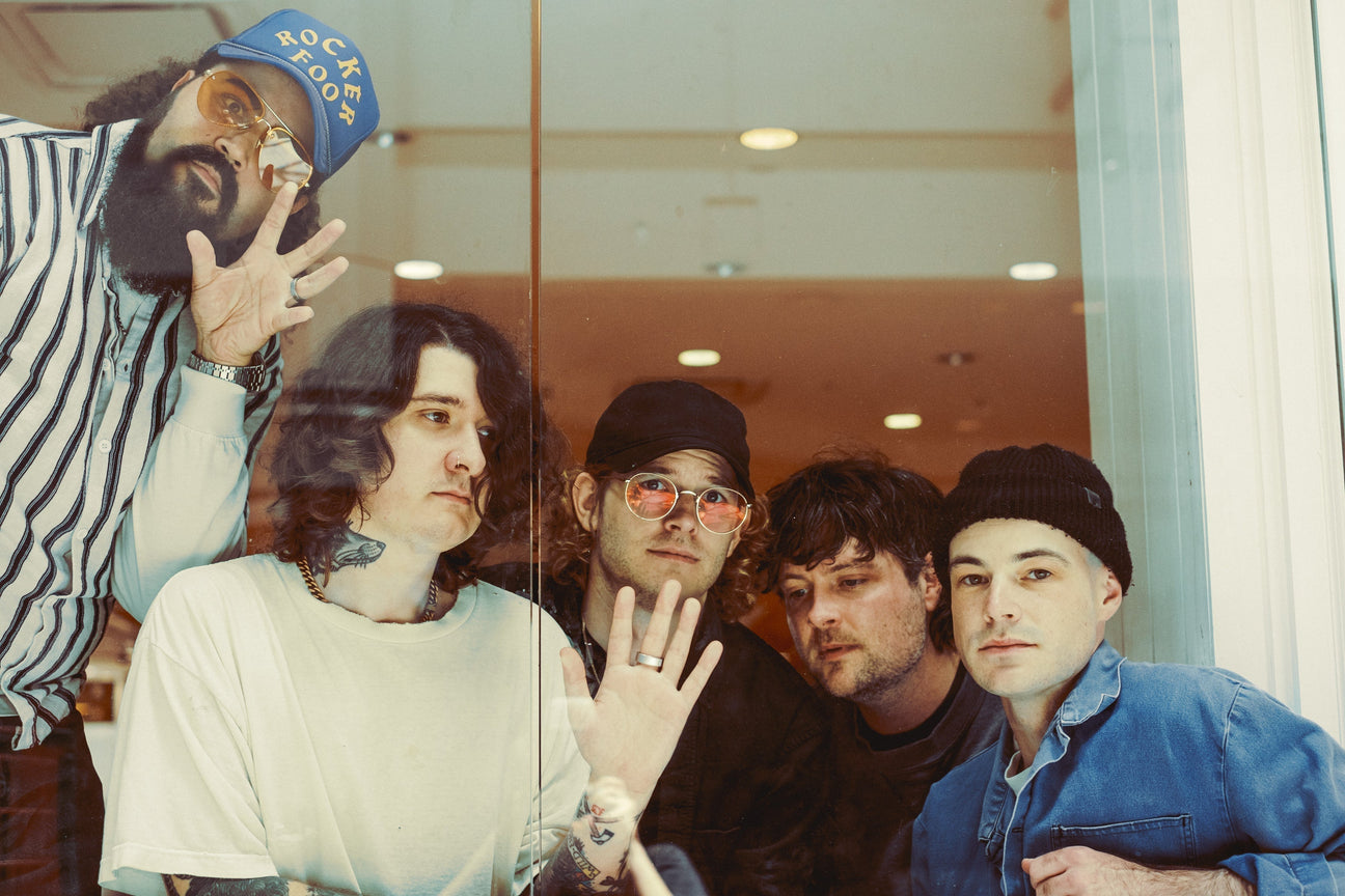 Saint Blonde Release new single smooth talkin'